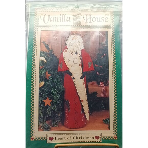 Vintage Vanilla House "Heart Of Christmas" 20-Inch Santa Craft Pattern - Picture 1 of 2